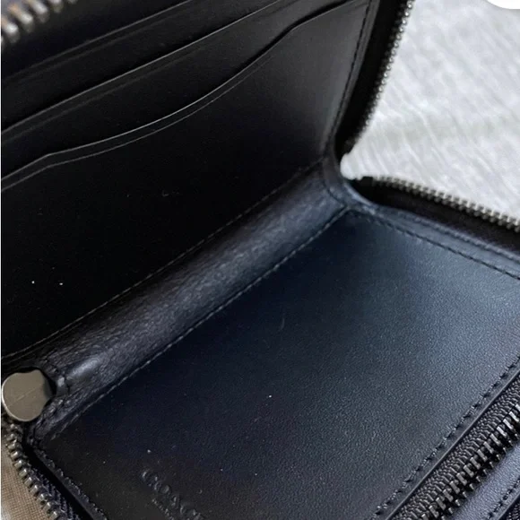 NWT! Coach 2 set Dalmatian Zip wallet and pouch set - Picture 9 of 9